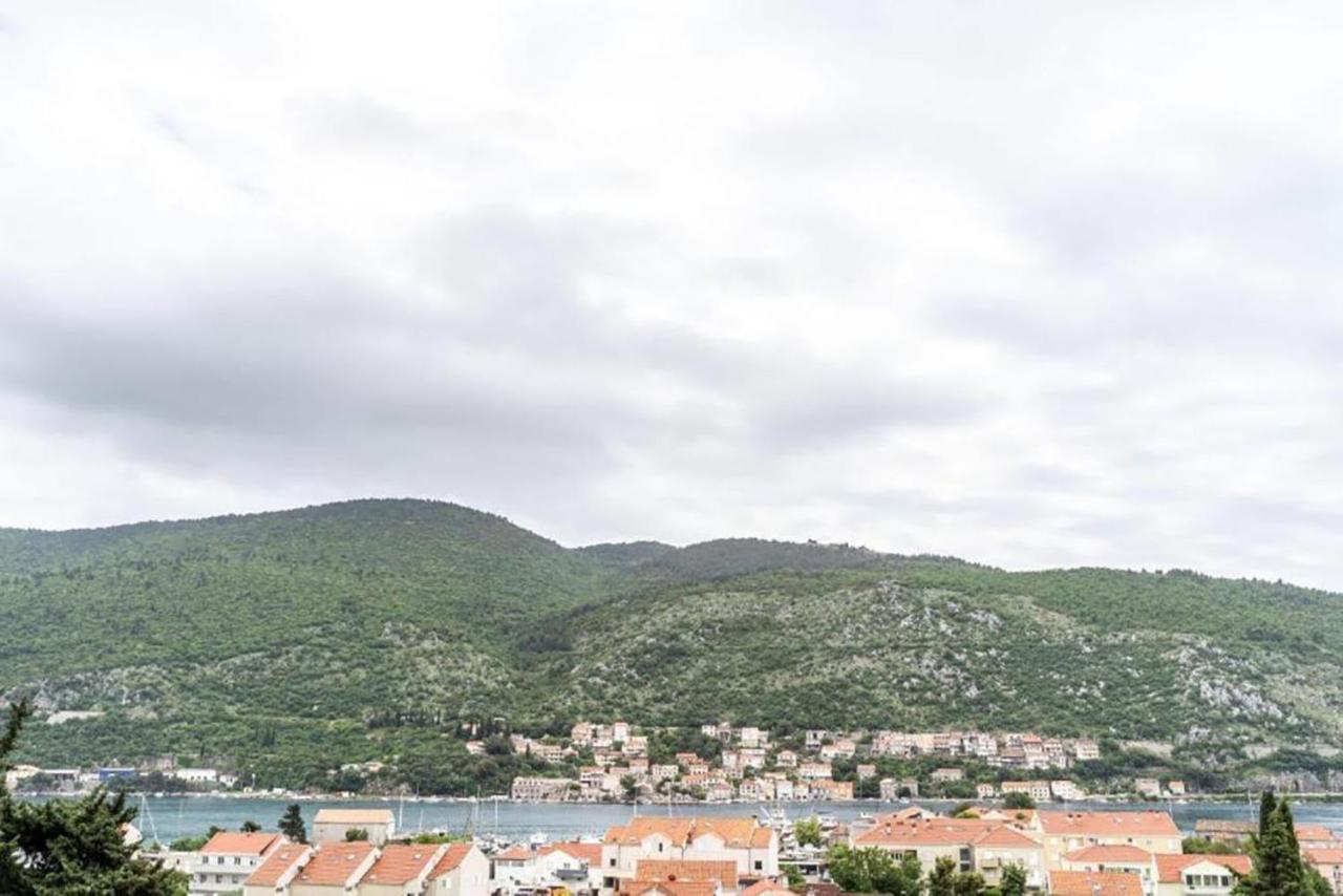 Apartment Matej Mokošica Buitenkant foto