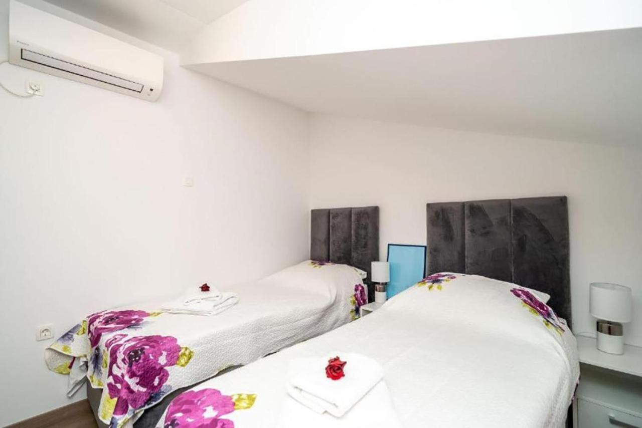 Apartment Matej Mokošica Buitenkant foto
